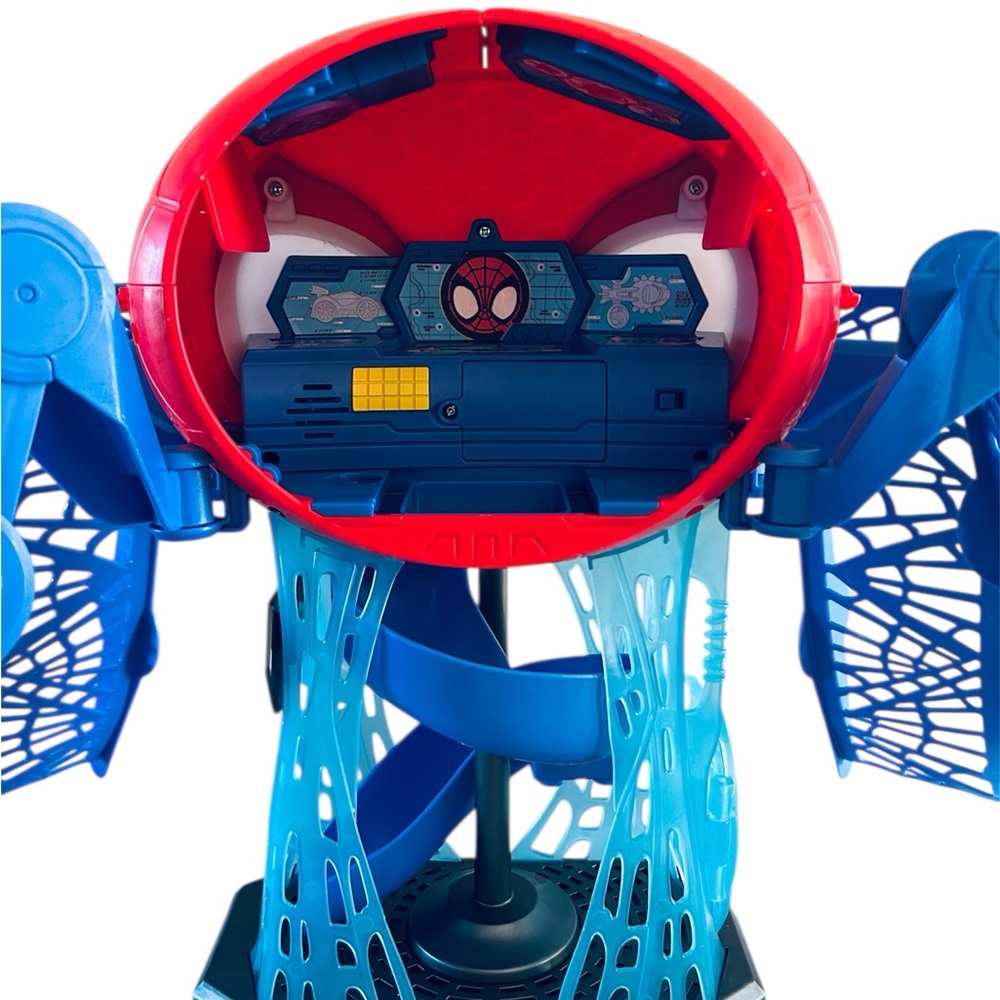 Spidey and His Amazing Friends Web-Quarters- 2 Spidey Figures/ 4 Racers & Spider - Picture 6 of 12